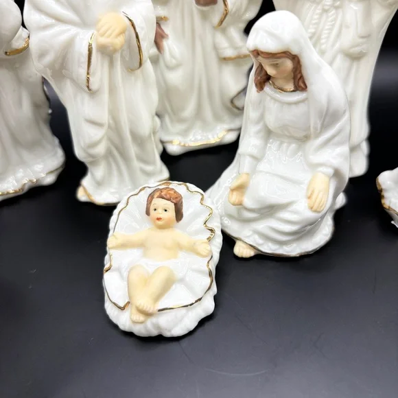 Galleria Fine Porcelain Nativity  9 Pc Set Figurine - Picture 7 of 13